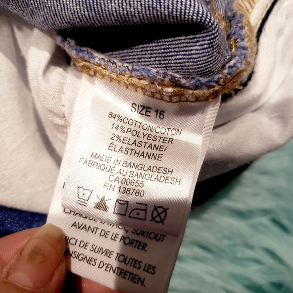 DC JEANS with floral design - Size 16 - Picture 4 of 7